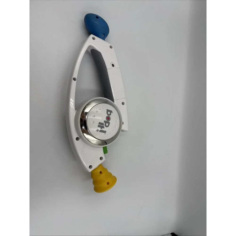 Bop It! White Talking Handheld Game With Shout 2008 Hasbro C-290B
